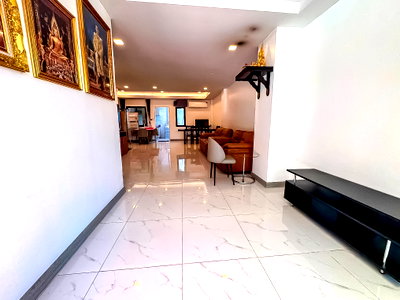 บ้านเดี่ยว พิพิธภัณฑ์ยางพารา  : 2 Storey Townhouse for Sale Khao Noi East Pattaya 3 Bed