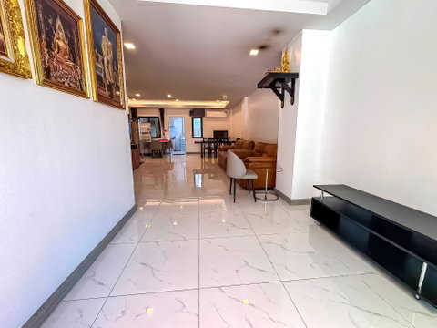 2 Storey Townhouse for Sale Khao Noi East Pattaya 3 Bed