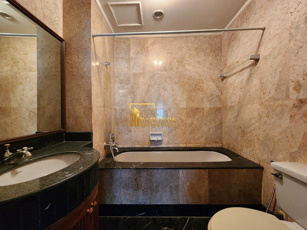 รูป Le Raffine 24 | 3 Bedroom Duplex Condo With Private Pool Area - BR15087CD - รูปที่ 17/44