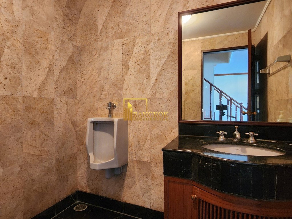 รูป Le Raffine 24 | 3 Bedroom Duplex Condo With Private Pool Area - BR15087CD - รูปที่ 13/44