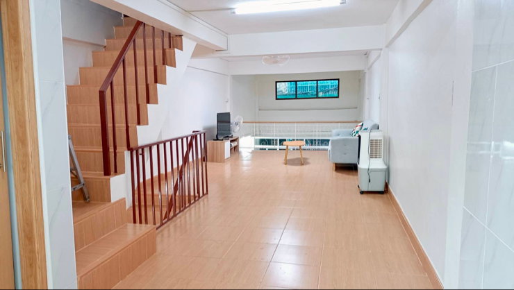 ให้เช่าบ้านทาวน์โฮม 3 ชั้น ครึ่ง 