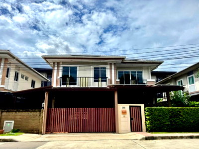 บ้านเดี่ยวให้เช่า : ให้เช่าบ้านเดี่ยว 2 ชั้น Passorn Prestige Pattanakarn เฟอร์นิเจอร์ Built-in ทั้งหลัง พร้อมโซลาร์เซลล์และลิฟต์บันได ใกล้เอกมัย ทองหล่อ พระราม 9