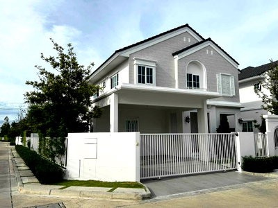 เช่าบ้านเดี่ยว มาร์เก็ต วิลเลจ สุวรรณภูมิ : ME2500402 ให้เช่าบ้านเดี่ยว 2 ชั้น แต่งหรู ชัยพฤกษ์ บางนา กม.15 พร้อมอยู่ ใกล้ สุวรรณภูมิ