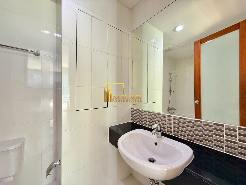 รูป Charming 3 Bedroom Apartment For Rent in Phrom Phong Area - BR0071AP - รูปที่ 24/47