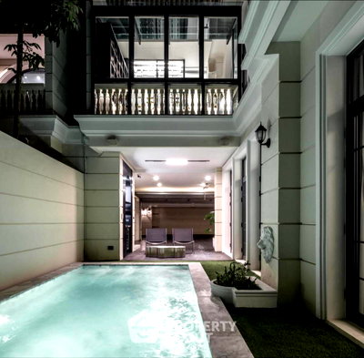 Townhouses for sale BTS Ekkamai : 4-BR Townhouse 200 Sqm The Boulevard Ekamai Near ARL Ramkhamhaeng (ID 3035077)