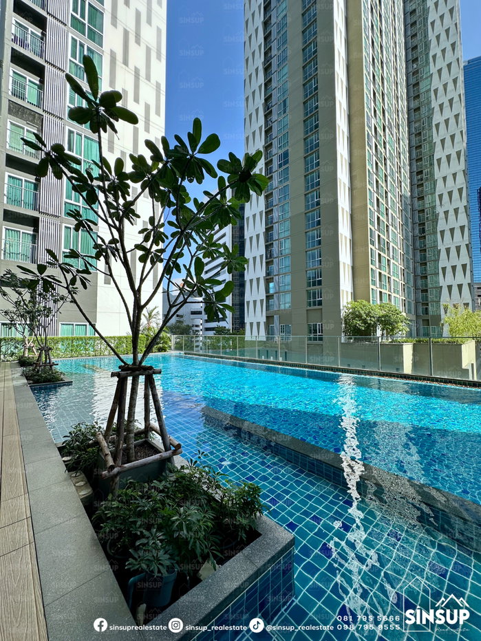 picture 🌆 For Rent | 𝐍𝐨𝐛𝐥𝐞 𝐑𝐞𝐯𝐨𝐥𝐯𝐞 𝐑𝐚𝐭𝐜𝐡𝐚𝐝𝐚 Spacious Combined Unit, 52 Sq.m. | 2 Bedrooms | Near MRT Thailand Cultural Centre - 16/21