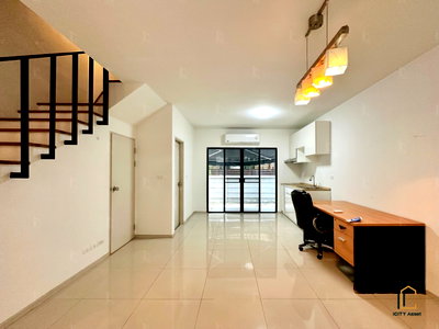 ทาวน์โฮม วิทยาลัยพณิชยการบางนา : ✅Great value, good price 4b5b 6.8mb - Areeya Mandarina Sukhumvit 77 📞Call 090 919 9898