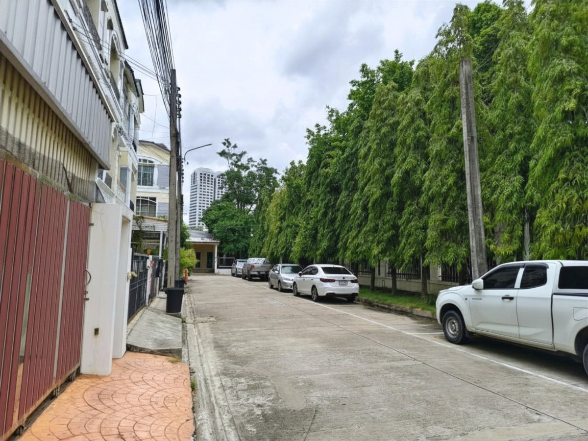 รูป ขาย ทาวน์โฮม แปลงมุม หน้าบ้านไม่ชนใคร ตกแต่งสไตล์ยุโรป พร้อมอยู่ ติดMRTสีเหลือง บ้านกลางเมือง พระราม9-ศรีนครินทร์ 32.3 ตร.ว. 2 ห้องนอน 3 ห้องน้ำ - รูปที่ 19/19