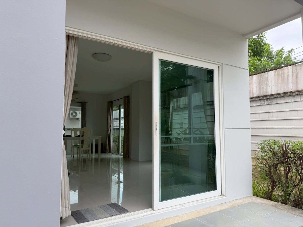 รูป 🏡 ให้เช่าบ้านเดี่ยว 2 ชั้น ในโครงการคุณภาพ สิ่งแวดล้อมดี ความปลอดภัยสูง ทำเลดีมาก เดินทางสะดวก ใกล้รวมโชค มีโชค โลตัส โฮมโปร โรงเรียนนานาชาติ - รูปที่ 3/16