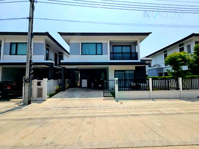 เช่าบ้านเดี่ยว รพ.รวมชัยประชารักษ์ : 📌 ให้เช่าบ้านแฝด 2 ชั้น บริทาเนีย บางนา-สุวรรณภูมิ กม.26 3 ห้องนอน 3 ห้องน้ำ