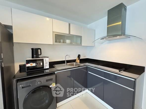รูป คอนโดให้เช่า 2 ห้องนอน ขนาด 80 ตร.ม. ที่ ซี ซารัน คอนโดมิเนียม บางเสร (ID 3131912) - รูปที่ 2/12