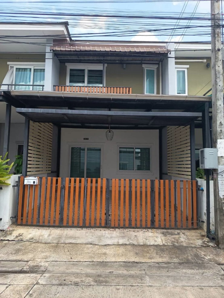 ขายทาวน์โฮม : ขาย ทาวน์โฮม 2 ชั้น (2,490,000บาท)
หมู่บ้านพาทาโกเนีย 5 (รามอินทรา-ซาฟารี) ถนนเลียบคลองสอง 18 เนื้อที่ 20  ตรว. บ้านสวย ใกล้สวนสาธารณ