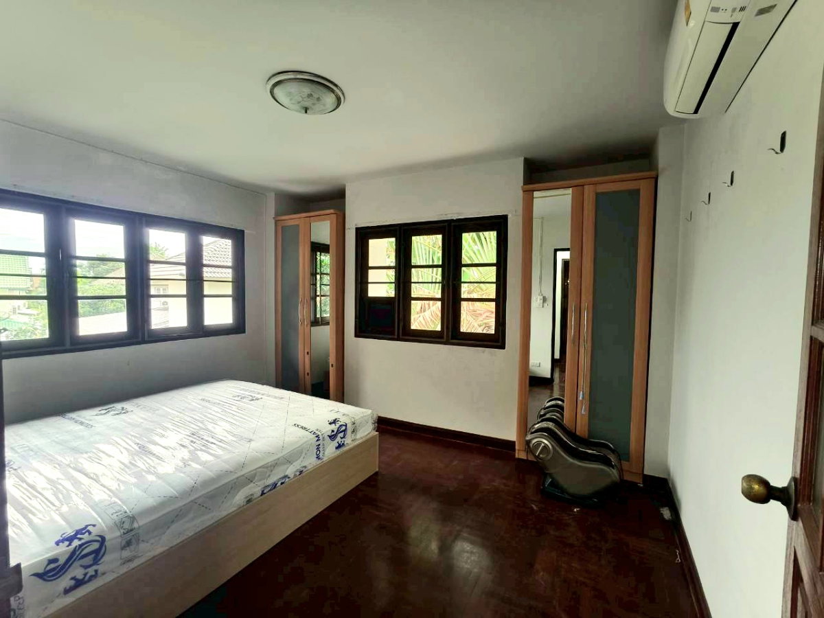 รูป ให้เช่า บ้านเดี่ยวหลังใหญ่ 4 ห้องนอน 3 ห้องน้ำ พื้นที่เยอะ บางแสน-อ่างศิลา - รูปที่ 11/18
