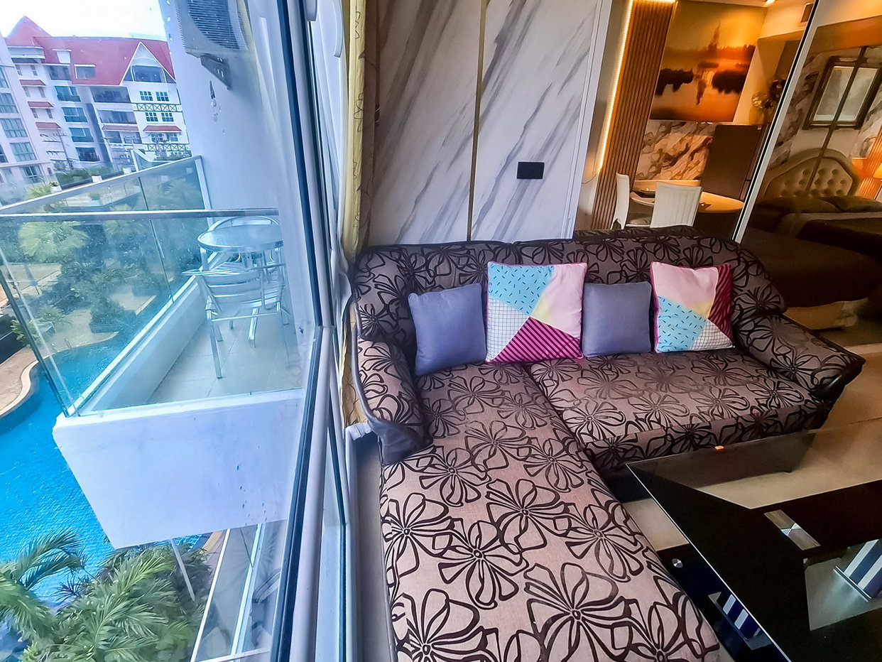 picture Pool View Condo for Sale The Cliff Condominium Pratumnak - 3/11