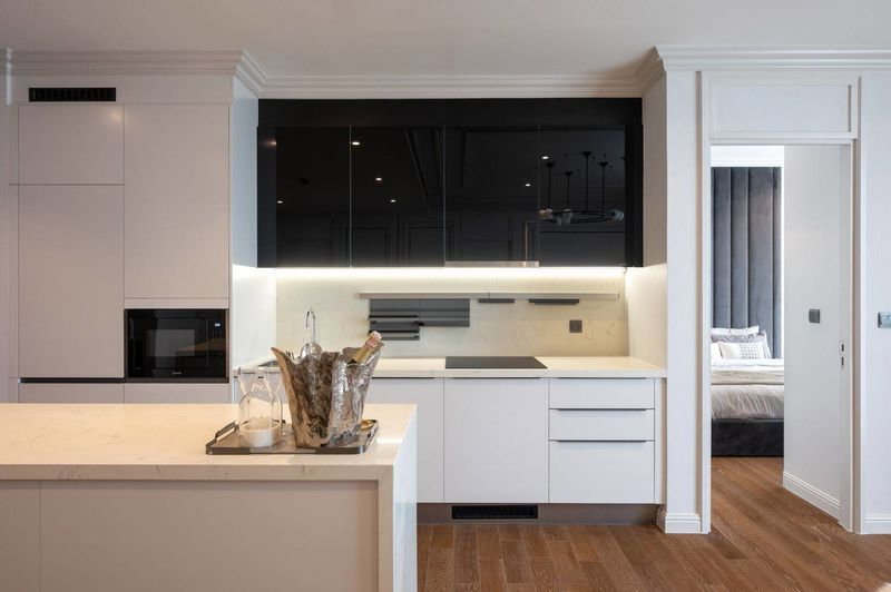 รูป MUNIQ 🔥 RARE FREEHOLD IN LANGSUAN CORNER UNIT| 72.6MB 🔥 - รูปที่ 11/18