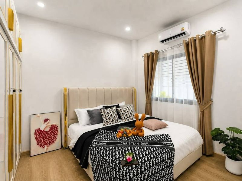 picture Dog-Friendly Corner Townhome for Rent North Pattaya - 11/17