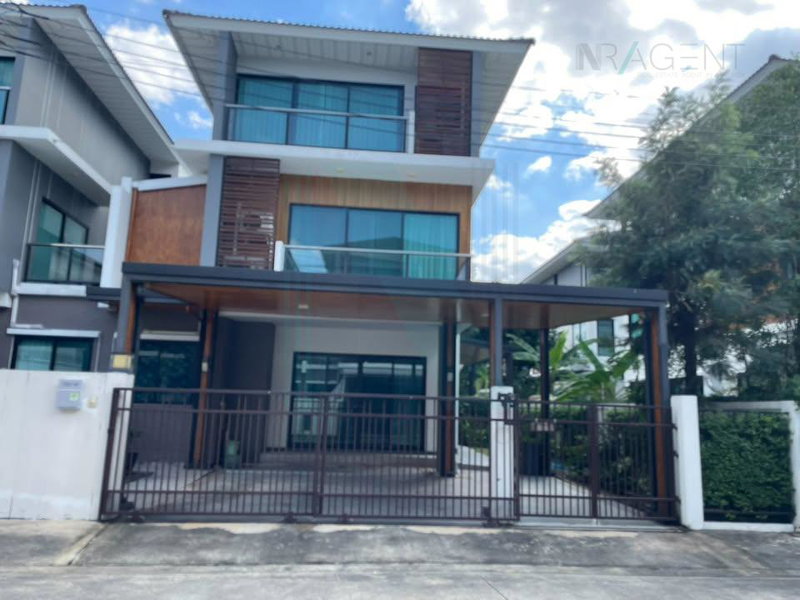 Houses for sale : 📌 For Sell Twin house SUPALAI ESSENCE LADPRAO 3-story 4 bedroom 4 bathroom