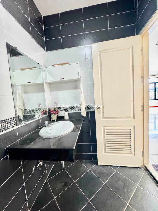 รูป ขายบ้านเดี๋ยวหลังใหญ่พร้อมที่ดินแปลงใหญ่ เก้ากิโล ศรีราชา - รูปที่ 21/39