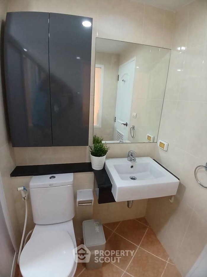 รูป คอนโด 1 ห้องนอน ขาย | สุรวงศ์ ซิตี้ รีสอร์ทคอนโด | ใกล้ MRT สามย่าน (ID 3135914) - รูปที่ 11/20