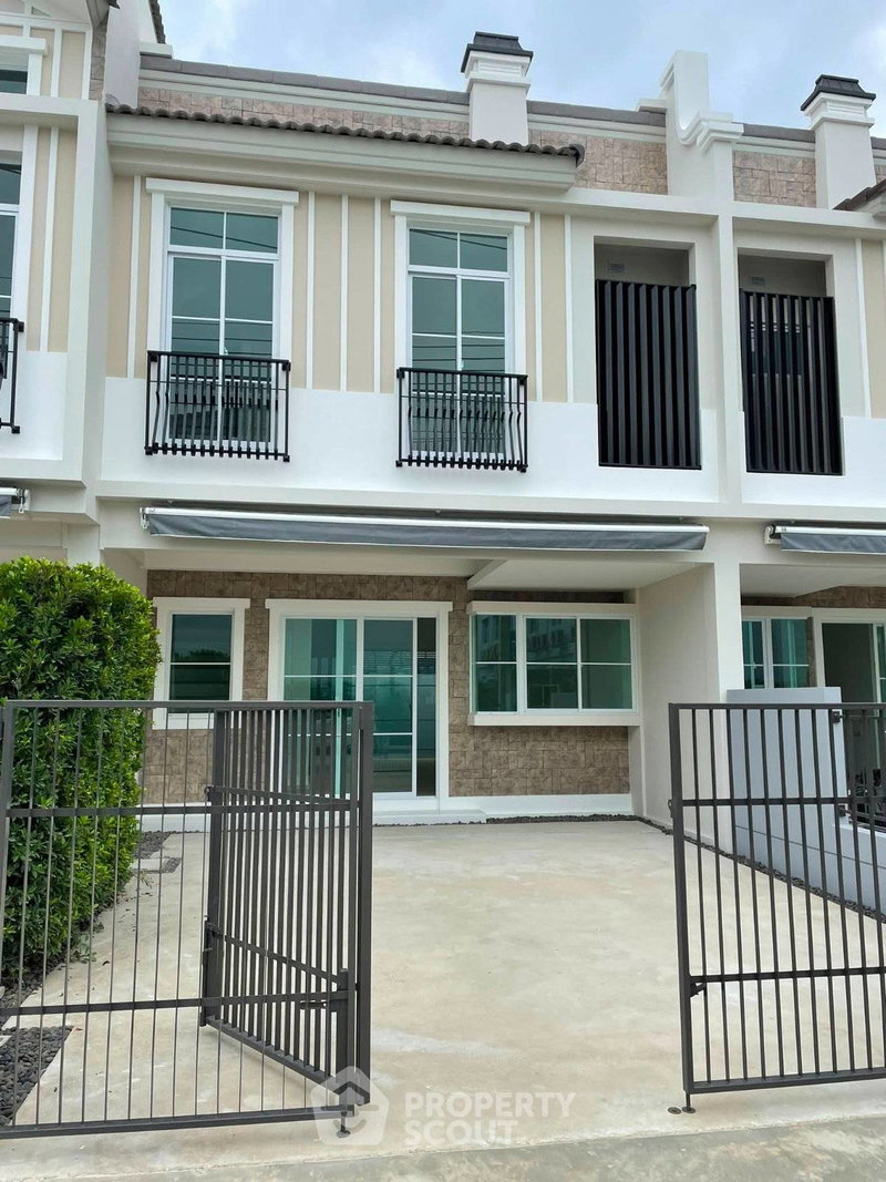 Townhouses for sale : 3-BR Townhouse For Sale, Indy 2 Bangna-Ramkhamhaeng 2, Dokmai (ID 3137402)