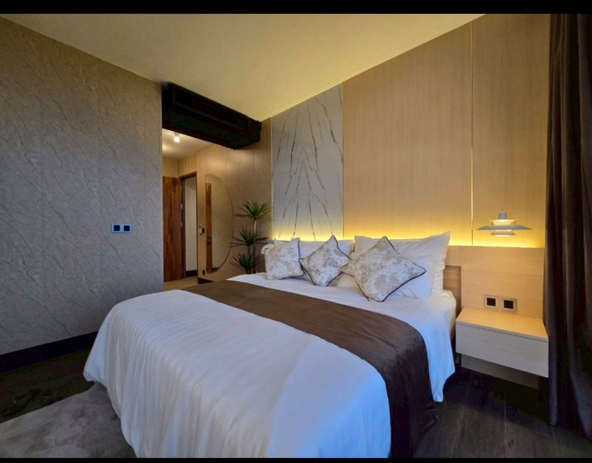 picture Ultra-Luxury Penthouse 4BR with Grand Kitchen @ The Esse Singha Complex – 145MB - 10/28