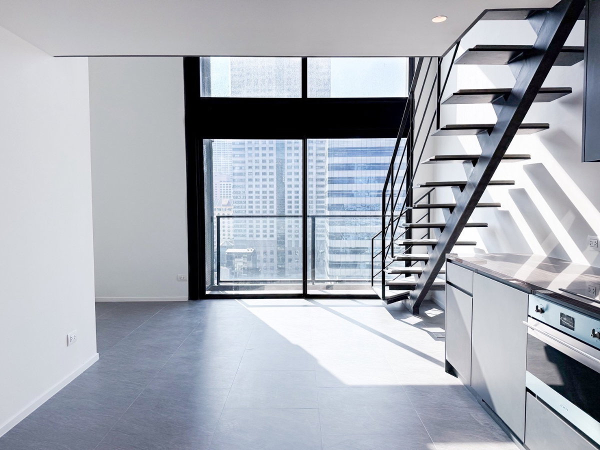 รูป RARE FIND: 1BR DUPLEX @ THE LOFTS SILOM – ONLY 12MB - รูปที่ 15/31
