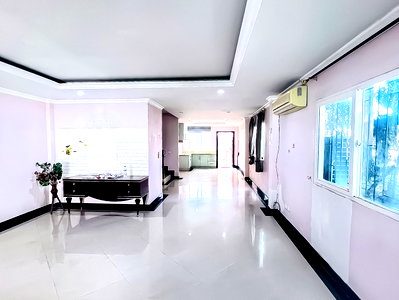 ทาวน์โฮม พิพิธภัณฑ์ยางพารา  : Townhouse for Sale Thepprasit South Pattaya 2 Bed Corner Unit