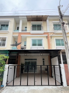 รูปภาพ 🏡✨ ให้เช่าทาวน์โฮม 3 ชั้น – แกรนดิตี้ สาธุประดิษฐ์ 2 บ้านหลังใหญ่ ทำเลใจกลางเมือง เดินทางสะดวก เหมาะสำหรับอยู่อาศัยหรือทำ Home Office