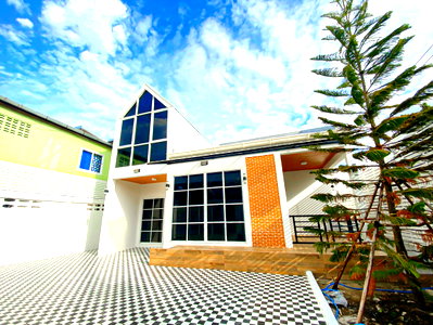 Houses for sale MRT Lat Phrao 83  : CB061 Home office for sale 6 Br, Lat Phrao-Pradist Munudharm.