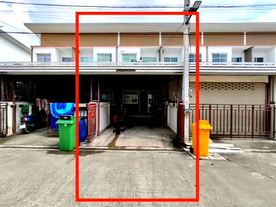 Townhouses for sale Samut Prakarn : 🔥 2-Storey Townhouse for Sale at Patta Ville – Wide Internal Roads, Convenient Access via Thepharak & Phraek Sa Roads