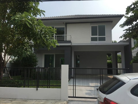 🏡✨ ให้เช่าบ้านเดี่ยว 2 ชั้น หมู่บ้านพฤกษ์ลดา ประชาอุทิศ 90  ✨ บ้านทำเลดี พร้อมอยู่ ย่านประชาอุทิศ รายล้อมด้วยสิ่งอำนวยความสะดวกครบ