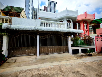 บ้านแฝด ถนนสาธุประดิษฐ์ : บ้านซอยนนทรี 8 (สาธุประดิษฐ์) ทำเลพระราม 3 ใกล้ตลาด เดินทางสะดวกมาก