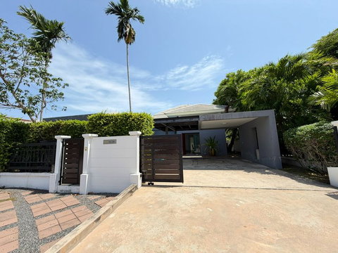 บ้านเดี่ยวให้เช่า หมู่บ้านสามมุขธานี บางแสน เดินทางสะดวก หน้าอยู่