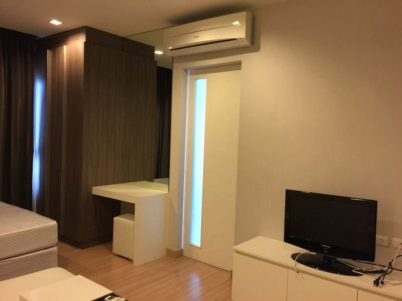 รูป Sathorn-Riverfront Living: 1BR at Urbano Absolute – Only 4.11MB - รูปที่ 2/8