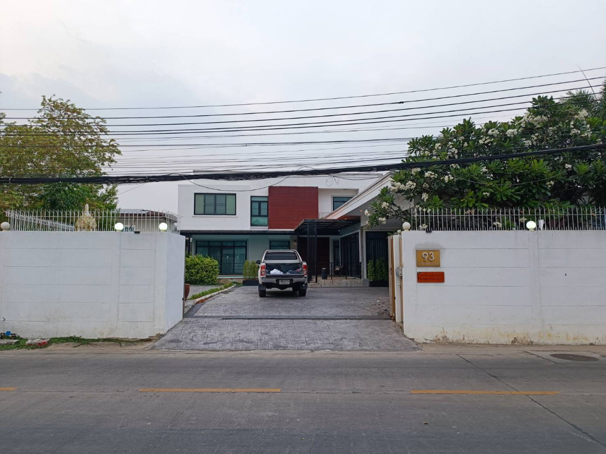 รูป SJD093 บ้านเดี่ยวหรู| รามอินทรา 5 บ้านเดี่ยวบนที่ดินขนาดใหญ่ 196 ตารางวา - รูปที่ 1/8