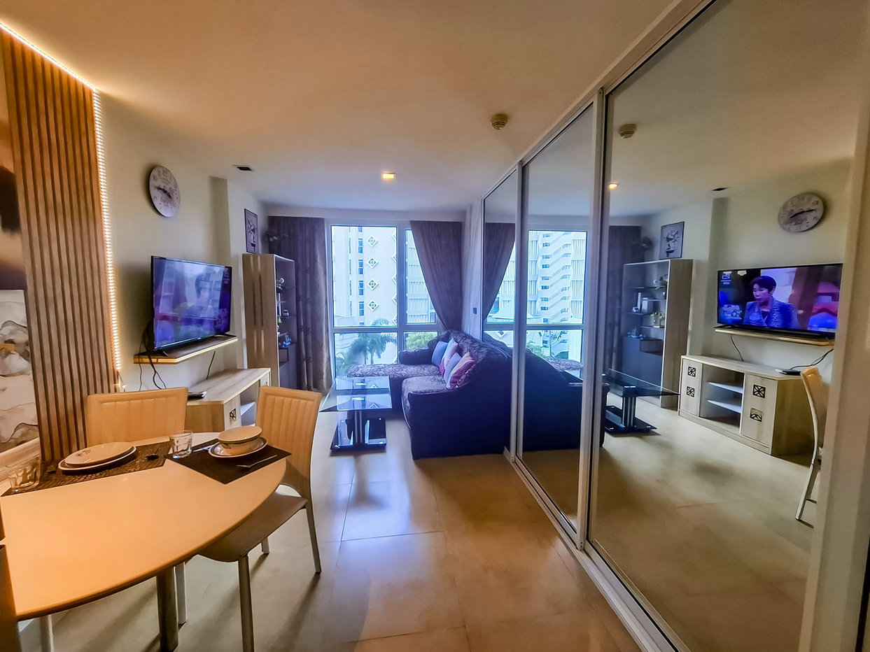 picture Pool View Condo for Sale The Cliff Condominium Pratumnak - 8/11