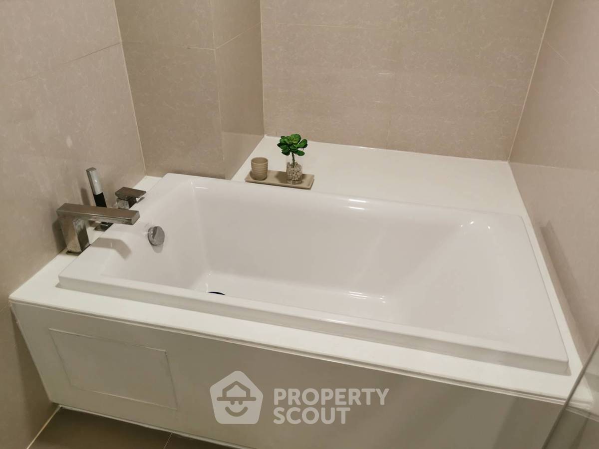 รูป คอนโด 2 ห้องนอน 82 ตร.ม. ขาย ที่ LIV @ 49 ใกล้ BTS ทองหล่อ (ID 3116043) - รูปที่ 41/42