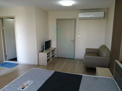 For rent Elio Del Rey STUDIO 6th floor Building C near Punnawithi BTS station.
