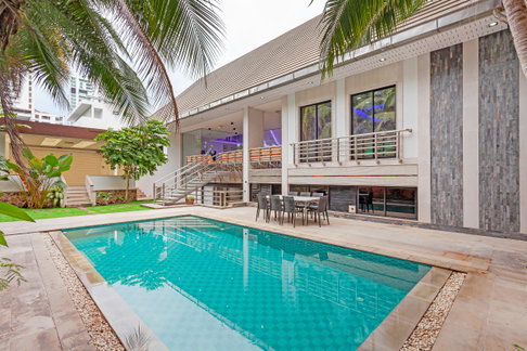 Spacious Pool Villa for Rent Pratumnak Pattaya