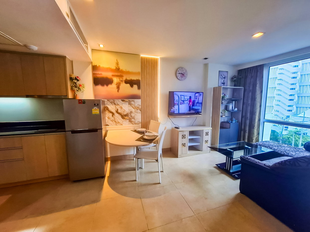 picture Pool View Condo for Sale The Cliff Condominium Pratumnak - 4/11
