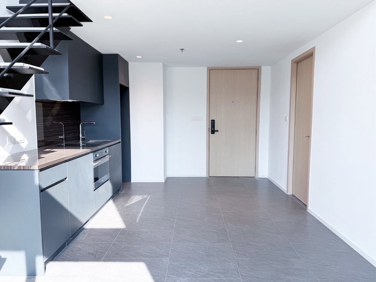 รูป RARE FIND: 1BR DUPLEX @ THE LOFTS SILOM – ONLY 12MB - รูปที่ 14/31