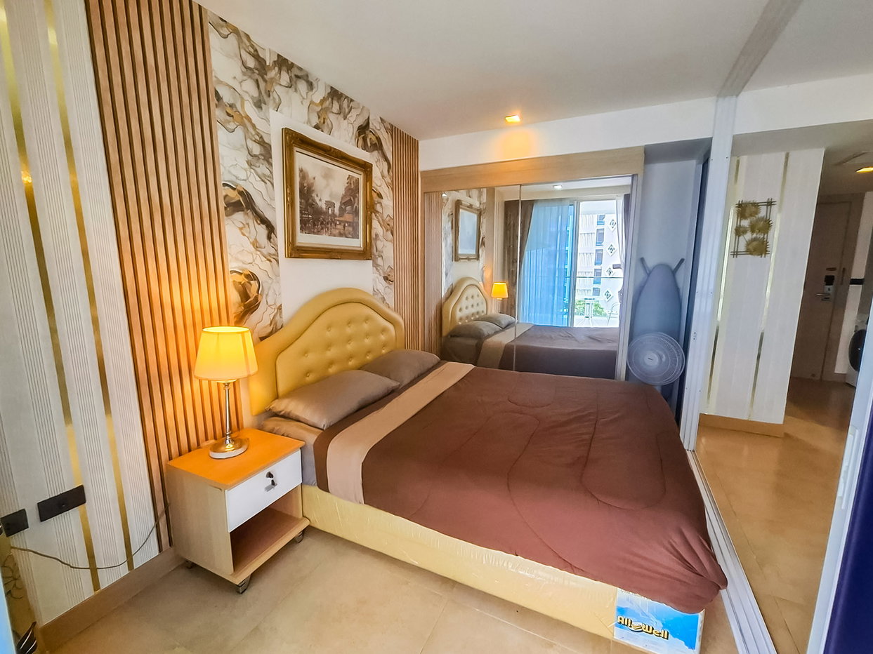 picture Pool View Condo for Sale The Cliff Condominium Pratumnak - 9/11