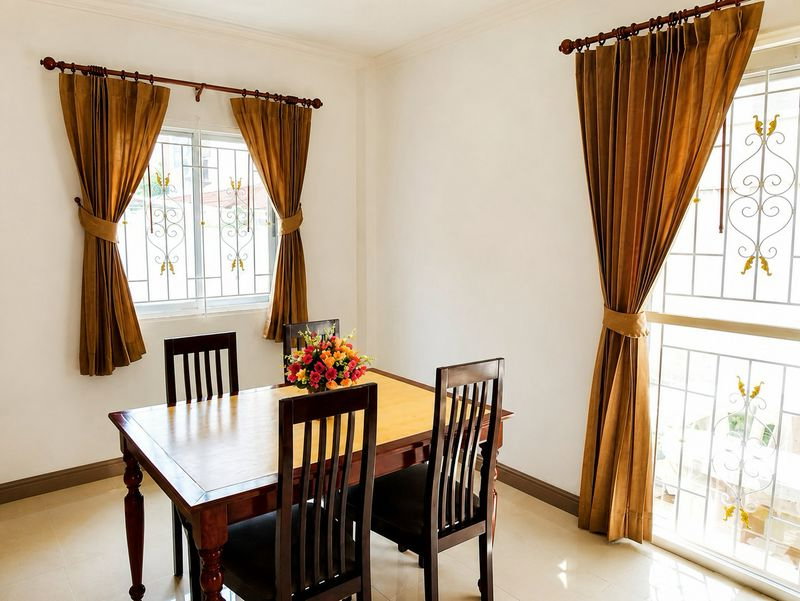 รูป ให้เช่าบ้านแฝด ม.บ้านสวนบางพระ ศรีราชา - รูปที่ 2/7