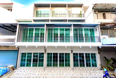 Shophouses for sale Bangkok : CB032, Commercial Building for sale 4 Br, Ratchada-Lat Phrao.