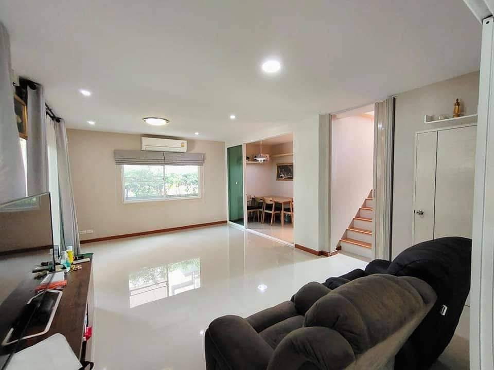 รูป ขายบ้านเดี่ยว 3 ชั้น 5 ห้องนอน สไตล์ Modern Vertically "คาซ่า วิลล์ ราชพฤกษ์-แจ้งวัฒนะ" - รูปที่ 8/16
