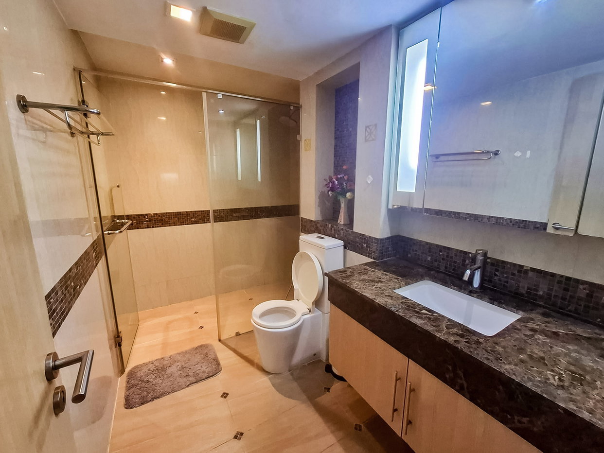 picture Pool View Condo for Sale The Cliff Condominium Pratumnak - 10/11