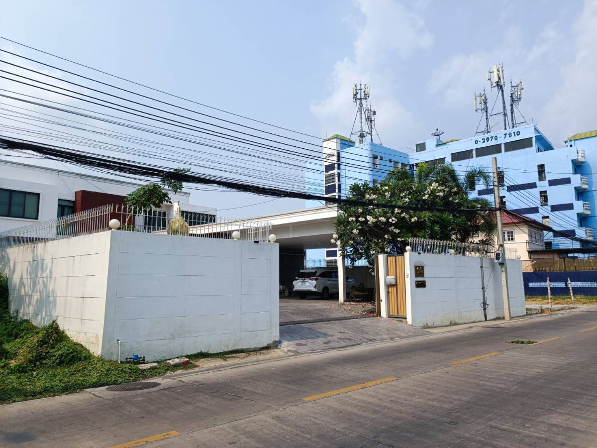 รูป SJD093 บ้านเดี่ยวหรู| รามอินทรา 5 บ้านเดี่ยวบนที่ดินขนาดใหญ่ 196 ตารางวา - รูปที่ 2/8