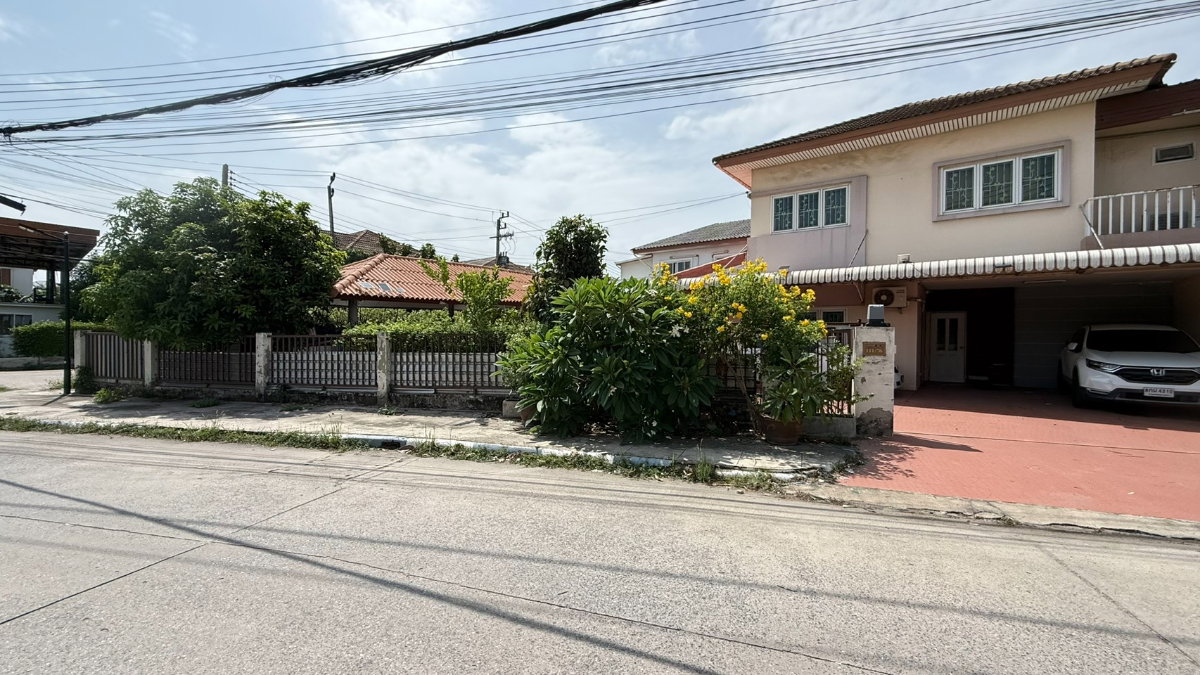 รูป ขายบ้านแฝด 2 ชั้น ภัทรไพรเวท 2 สามโคก ปทุมธานี 100 ตร.ว. หลังใหญ่ พร้อมอยู่ ราคา 6.9 ล้าน - รูปที่ 2/15