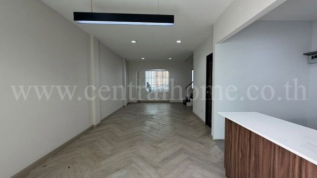 รูป ทาวน์โฮม 3 ชั้น เดอะ ซิมโฟนี่ นวมินทร์ 163 บ้านตัวอย่าง - รูปที่ 10/39