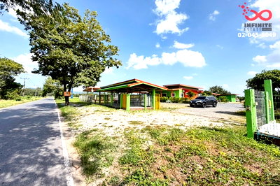 ที่ดิน นครนายก : ขายบ้านเดี่ยวพร้อมที่ดิน 4 ไร่ ถนนบ้านนา-แก่งคอย  ตำบลเขาเพิ่ม บ้านนา นครนายก  พร้อมอยู่